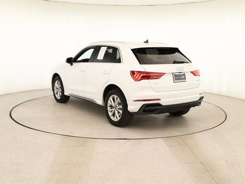 Certified 2025 Audi Q3 2.0T Premium w/ Convenience Package image 4