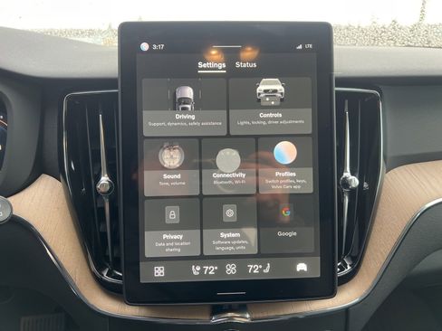 New 2026 Volvo XC60 B5 Core w/ Climate Package image 20