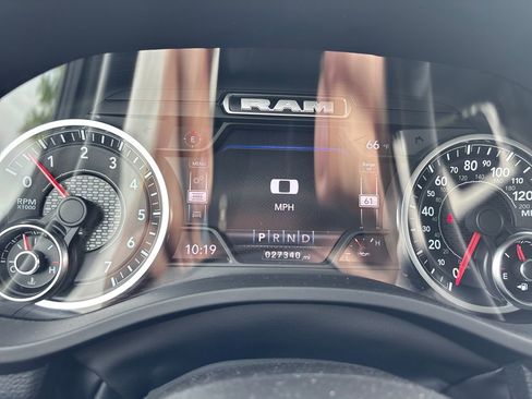 Used 2022 RAM 1500 Laramie AWD/4WD image 17