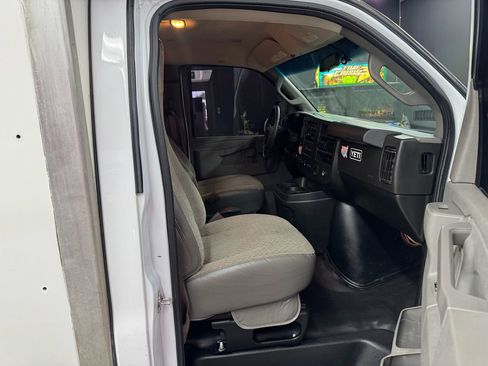 Used 2021 Chevrolet Express 3500 w/ Power Convenience Package image 13