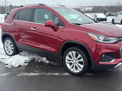 Used 2020 Chevrolet Trax Premier image 2