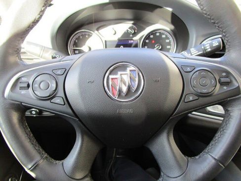 Used 2020 Buick Enclave Essence image 17