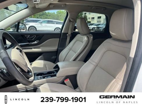 Used 2023 Lincoln Corsair Reserve w/ Equipment Group 201A FWD image 12