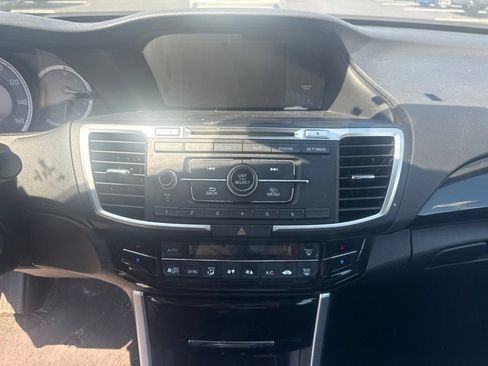 Used 2017 Honda Accord LX image 25