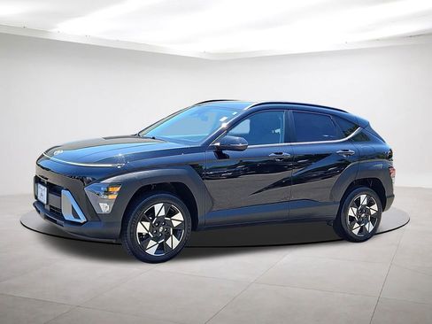 Used 2024 Hyundai Kona SEL AWD/4WD image 3