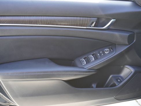 Used 2018 Honda Accord EX image 23