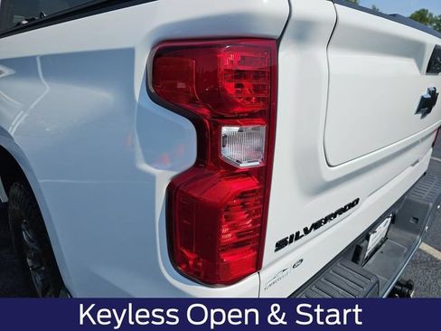 Used 2022 Chevrolet Silverado 1500 LT AWD/4WD image 38