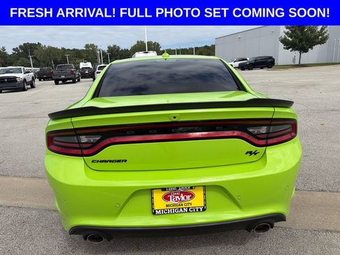 Used 2023 Dodge Charger R/T w/ Performance Handling Group RWD image 4
