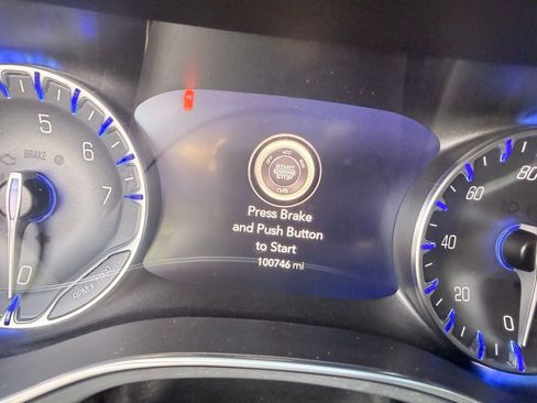 Used 2018 Chrysler Pacifica Touring-L Plus w/ S Appearance Package image 18