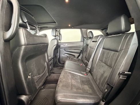 Used 2017 Jeep Grand Cherokee Altitude AWD/4WD image 5