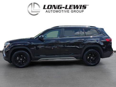 Certified 2024 Volkswagen Atlas Peak Edition SE AWD/4WD image 2