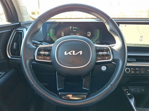 Certified 2025 Kia Sorento EX w/ EX Panoramic Sunroof Package image 8
