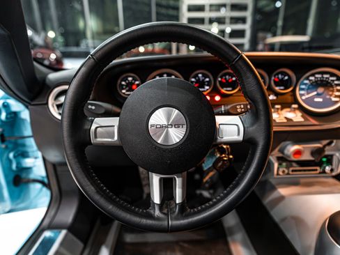 Used 2006 Ford GT image 10