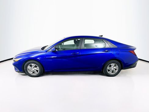Used 2024 Hyundai Elantra SE image 4