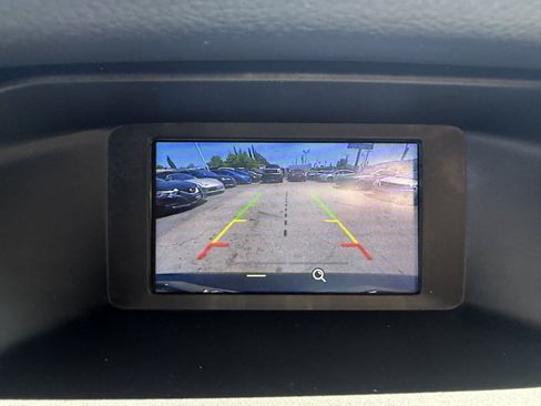 Used 2016 Ford Focus SE w/ SE Cold Weather Package FWD image 18