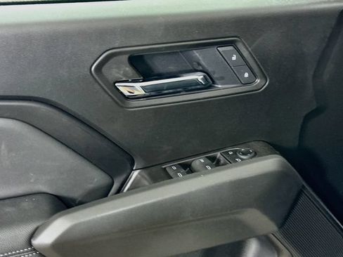 Used 2025 Chevrolet Colorado LT w/ LT Convenience Package RWD image 19