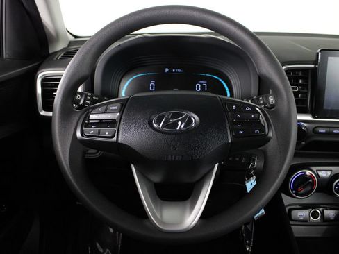 Certified 2025 Hyundai Venue SE FWD image 25