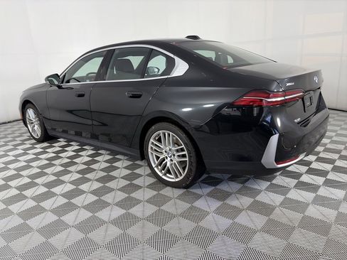 Used 2024 BMW 530i xDrive image 5