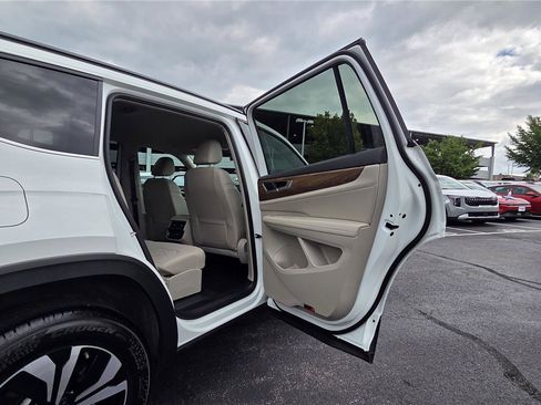Certified 2026 Volkswagen Atlas SE AWD/4WD image 34