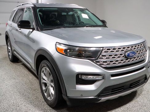 Used 2023 Ford Explorer Limited AWD/4WD image 5