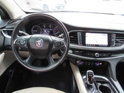 Used 2021 Buick Enclave Essence w/ Sport Touring Edition FWD image 5