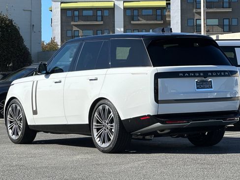 New 2025 Land Rover Range Rover SE image 3