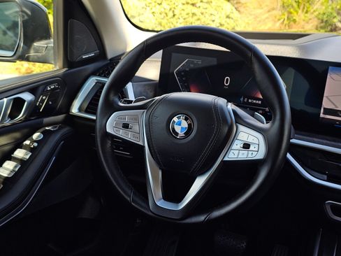 Used 2025 BMW X7 xDrive40i w/ Premium Package AWD/4WD image 34