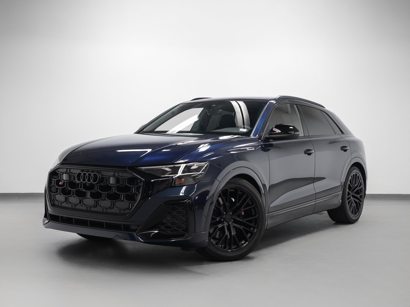 Used 2026 Audi SQ8 Premium Plus AWD/4WD image 1