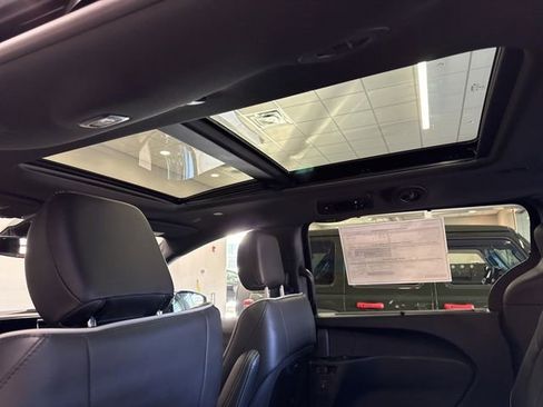 New 2026 Chrysler Pacifica Limited w/ S Appearance Package image 36