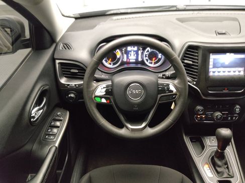 Used 2020 Jeep Cherokee Latitude FWD image 22