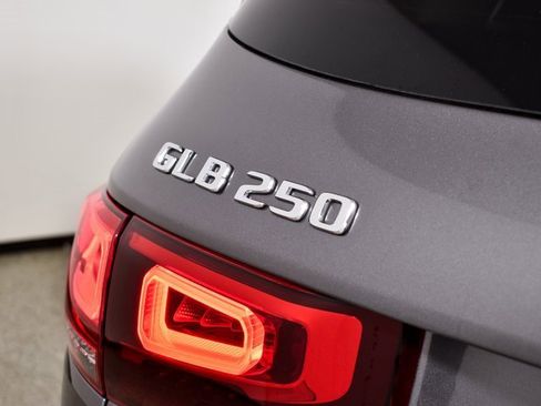 Certified 2023 Mercedes-Benz GLB 250 image 11