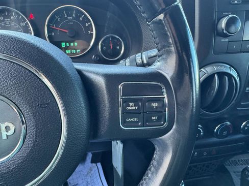 Used 2018 Jeep Wrangler Unlimited Sport S AWD/4WD image 19