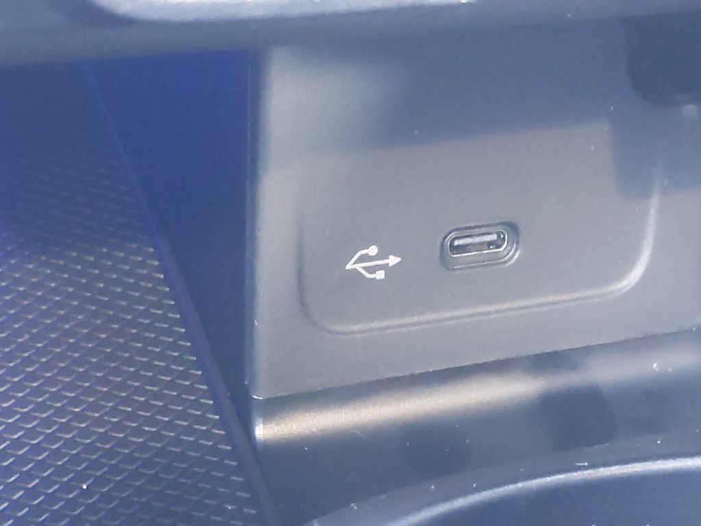 Used 2022 Mercedes-Benz C 300 Sedan image 18