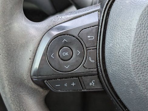 Used 2020 Toyota RAV4 LE image 13