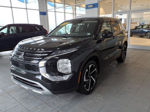 Used 2024 Mitsubishi Outlander SE image 8