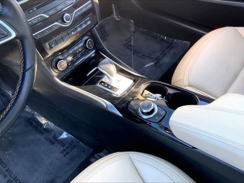 Used 2018 INFINITI QX30 Premium w/ Cargo Package image 16