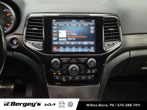 Used 2021 Jeep Grand Cherokee Laredo X AWD/4WD image 22
