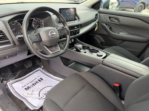 Used 2025 Nissan Rogue S image 8