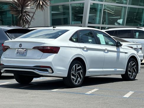 Used 2024 Volkswagen Jetta SEL FWD image 4