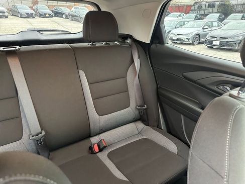 Used 2025 Chevrolet TrailBlazer LT image 35