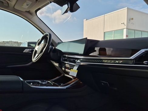 Used 2026 BMW X7 xDrive40i AWD/4WD image 25