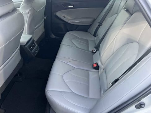 Used 2022 Toyota Avalon XLE image 21