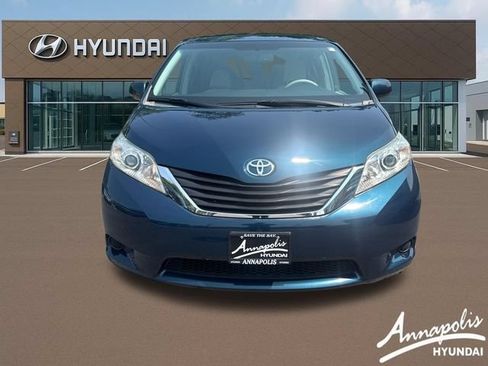 Used 2011 Toyota Sienna LE w/ Towing Pkg FWD image 8