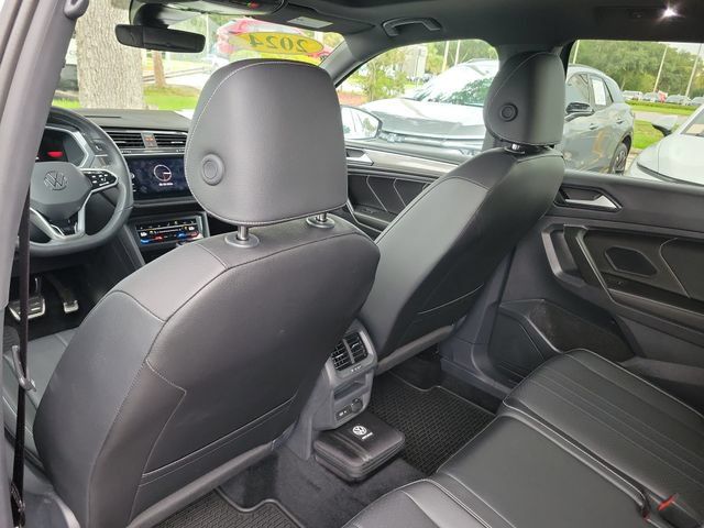 Used 2024 Volkswagen Tiguan SE R-Line AWD/4WD image 21