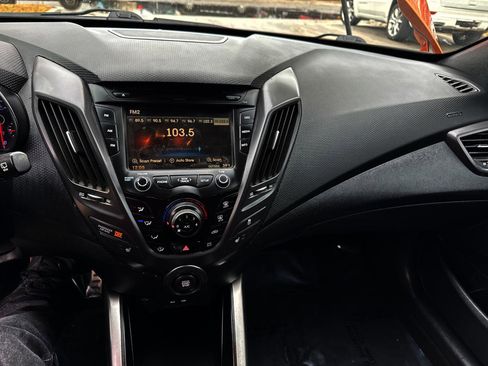 Used 2016 Hyundai Veloster Turbo image 17