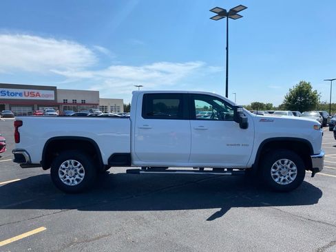 Used 2023 Chevrolet Silverado 2500 LT w/ Convenience Package AWD/4WD image 5