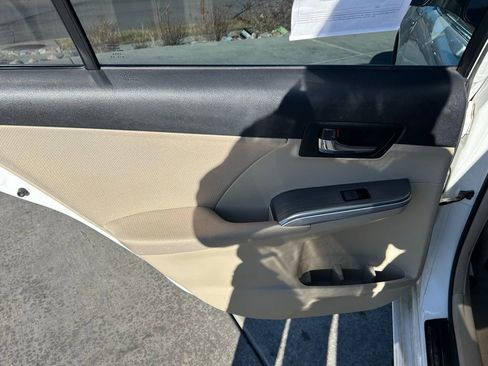 Used 2012 Toyota Camry Hybrid image 26