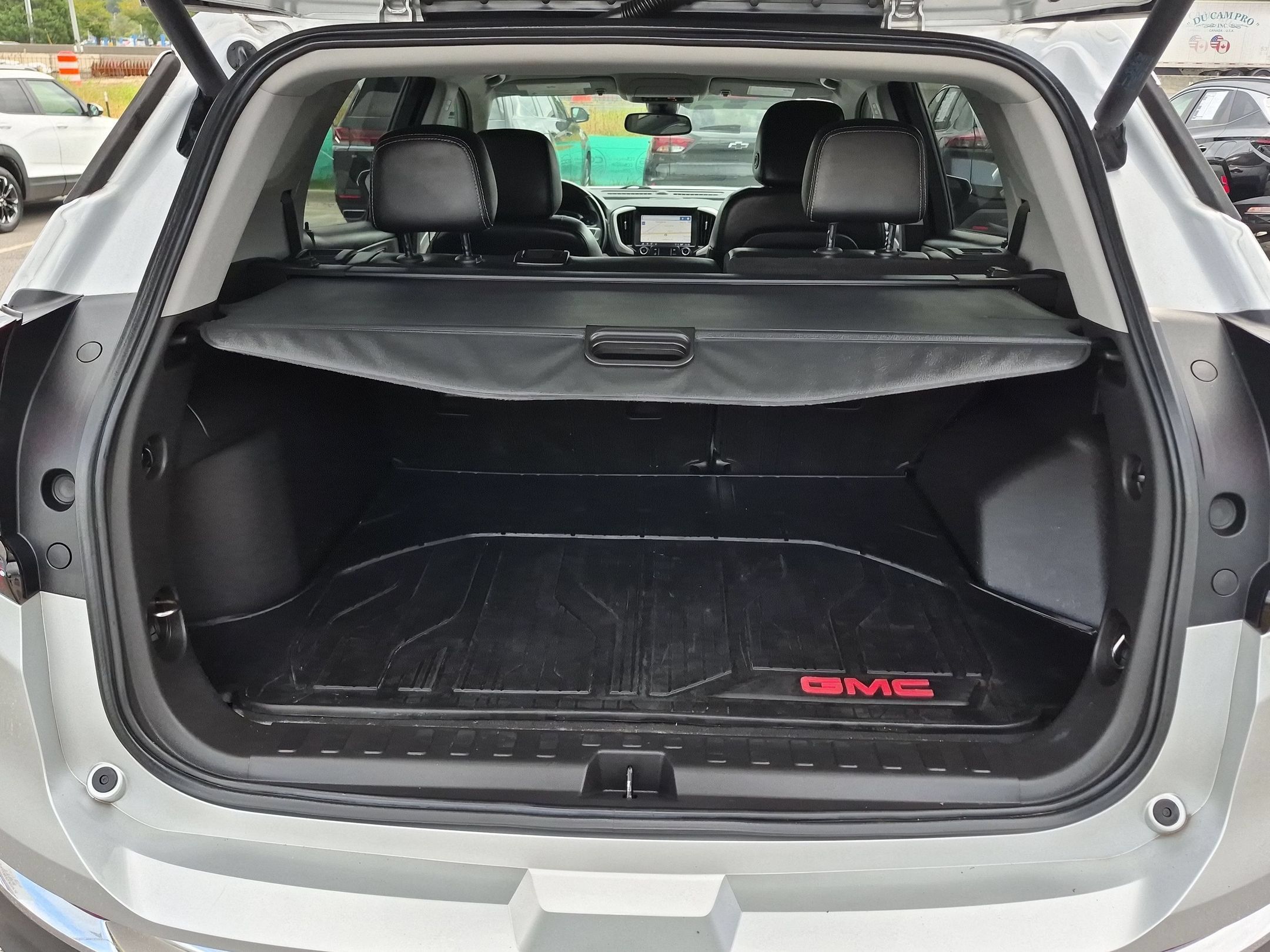 Used 2022 GMC Terrain SLT w/ Infotainment Package II AWD/4WD image 35