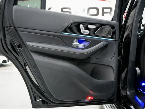 Used 2024 Mercedes-Benz GLS 580 4MATIC image 24