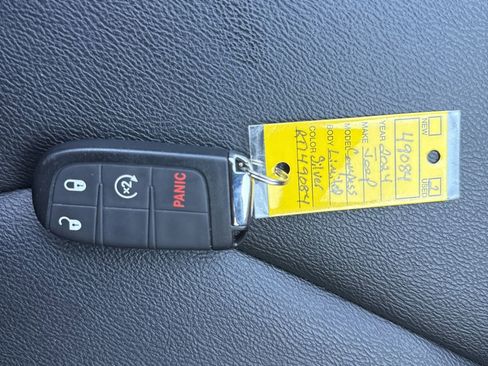 Used 2024 Jeep Compass Limited AWD/4WD image 10